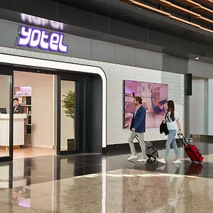 Yotel Airport, Entrance ** Estambul